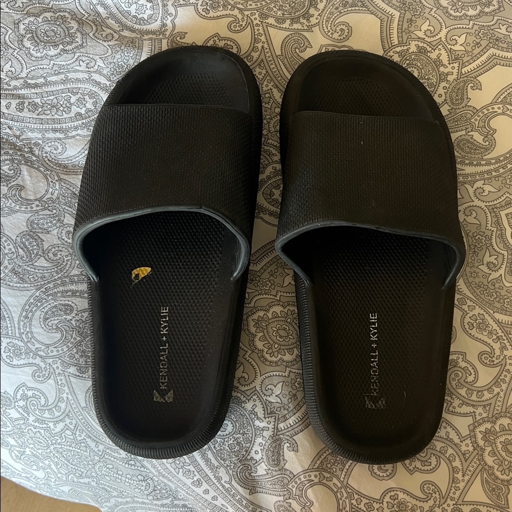 Kendall & Kylie Black Slide Sandals